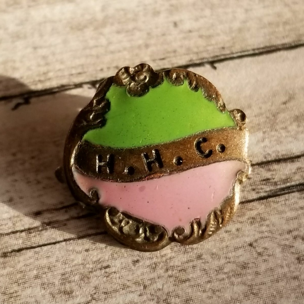 Vintage lapel pin H.H.C. pin enamel gold tone pink green hhc